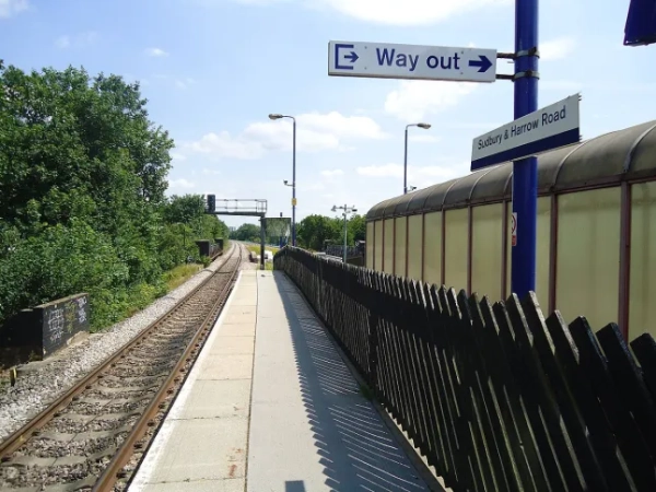 Найтихіша станція Лондона, куди не можна сісти на поїзд у вихідні 10 Найтихіший залізничний вокзал Лондона