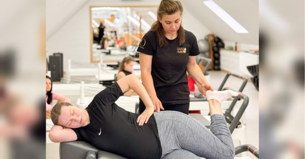 Пілатес для вагітних: поради тренерки щодо безпечних та спокійних тренувань