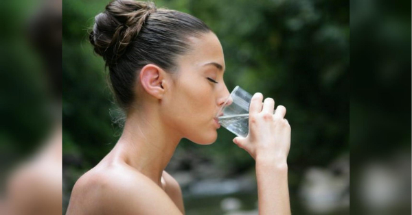 Скільки води насправді треба пити: свіжий погляд на поширену думку