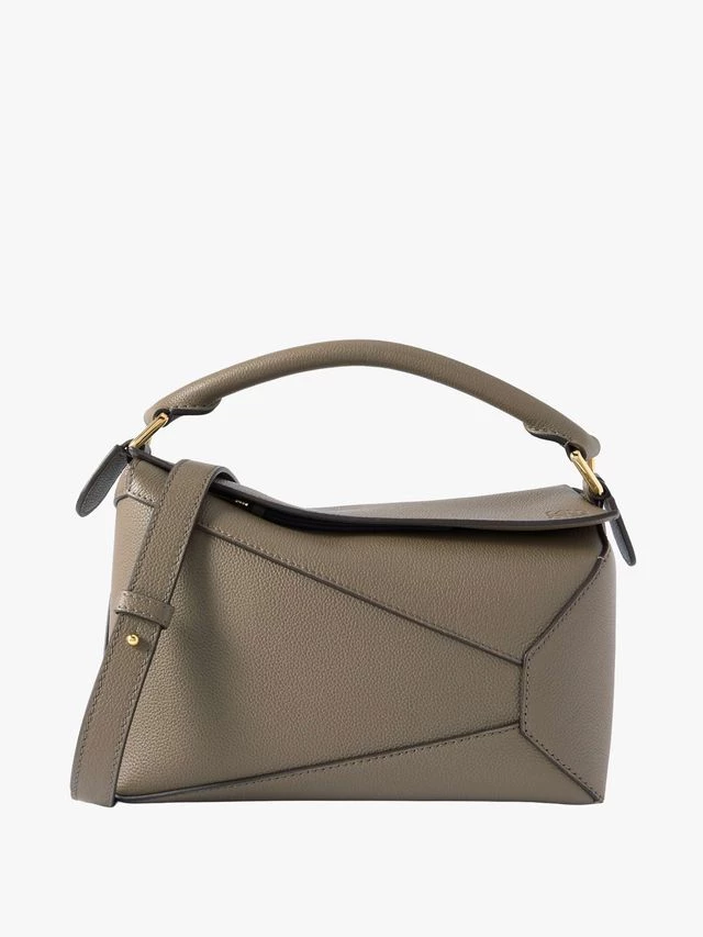 Чи варті перепродажу брендові сумки у 2026?
8