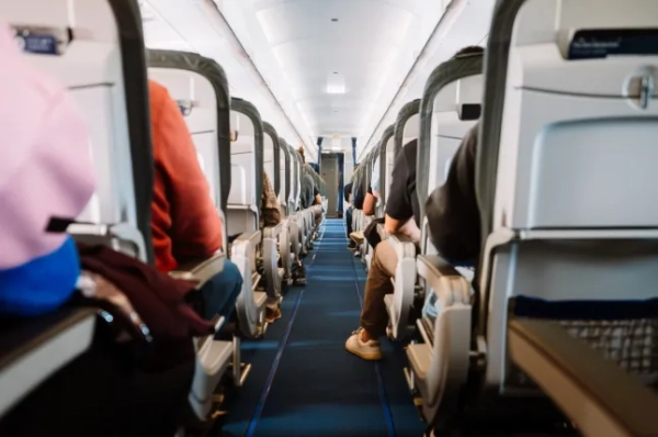 Ось що станеться, якщо в літаку немає лікаря під час невідкладної медичної допомоги 9
