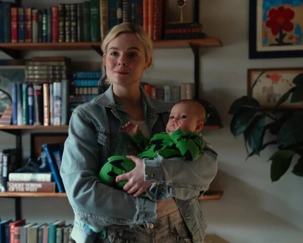 Ель Феннінг сяє у ролі з фінансовими негараздами Марґо.