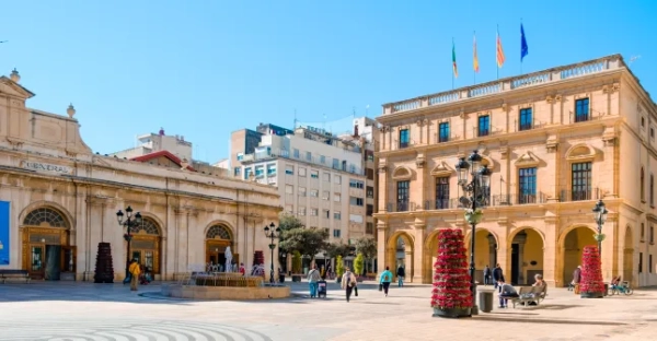 «Чарівне» іспанське місто майже без туристів — і авіаквитки вартістю 40 фунтів стерлінгів 3