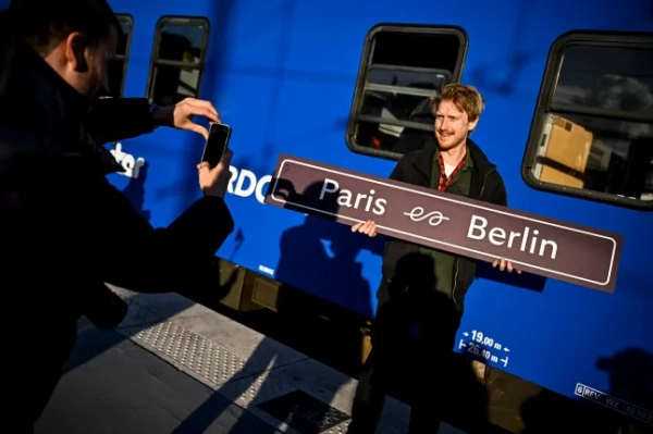 Новий спальний поїзд вартістю 18 фунтів стерлінгів, який з'єднує 3 найпопулярніші напрямки Європи 12 ФРАНЦІЯ-НІМЕЧЧИНА-ТРАНСПОРТ-ПОЇЗД