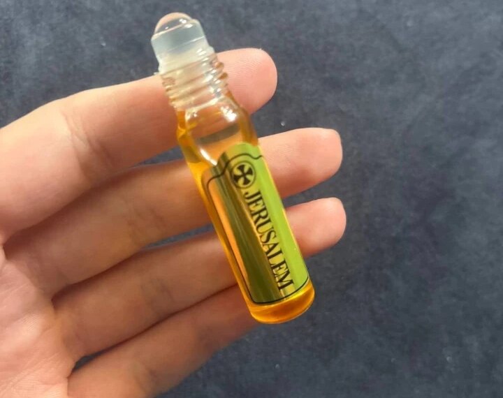 Головна 231 Храмові крамниці – свіжі салони ексклюзивних ароматів