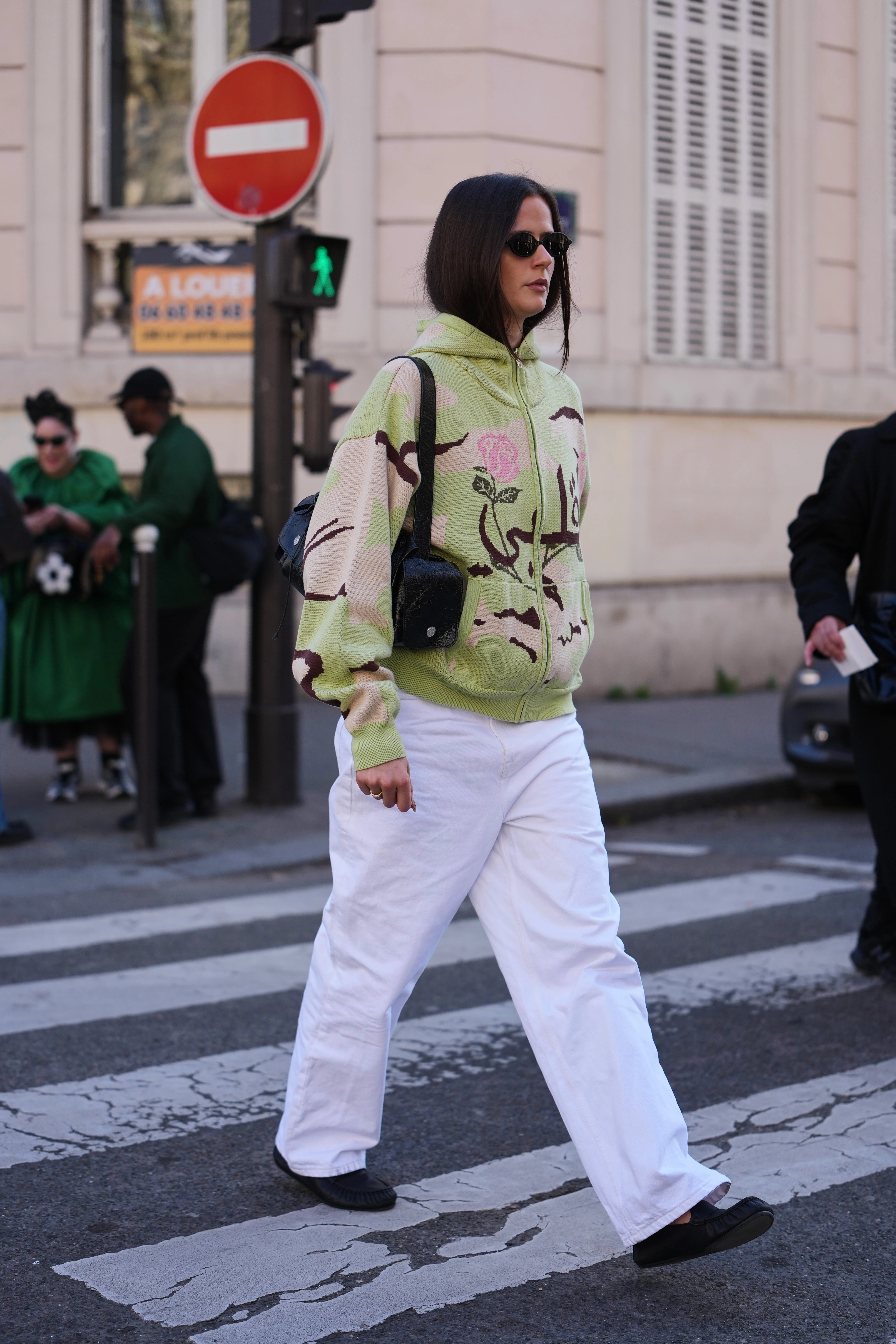 Цей звичайний предмет знову в топі весняних тенденцій.
2