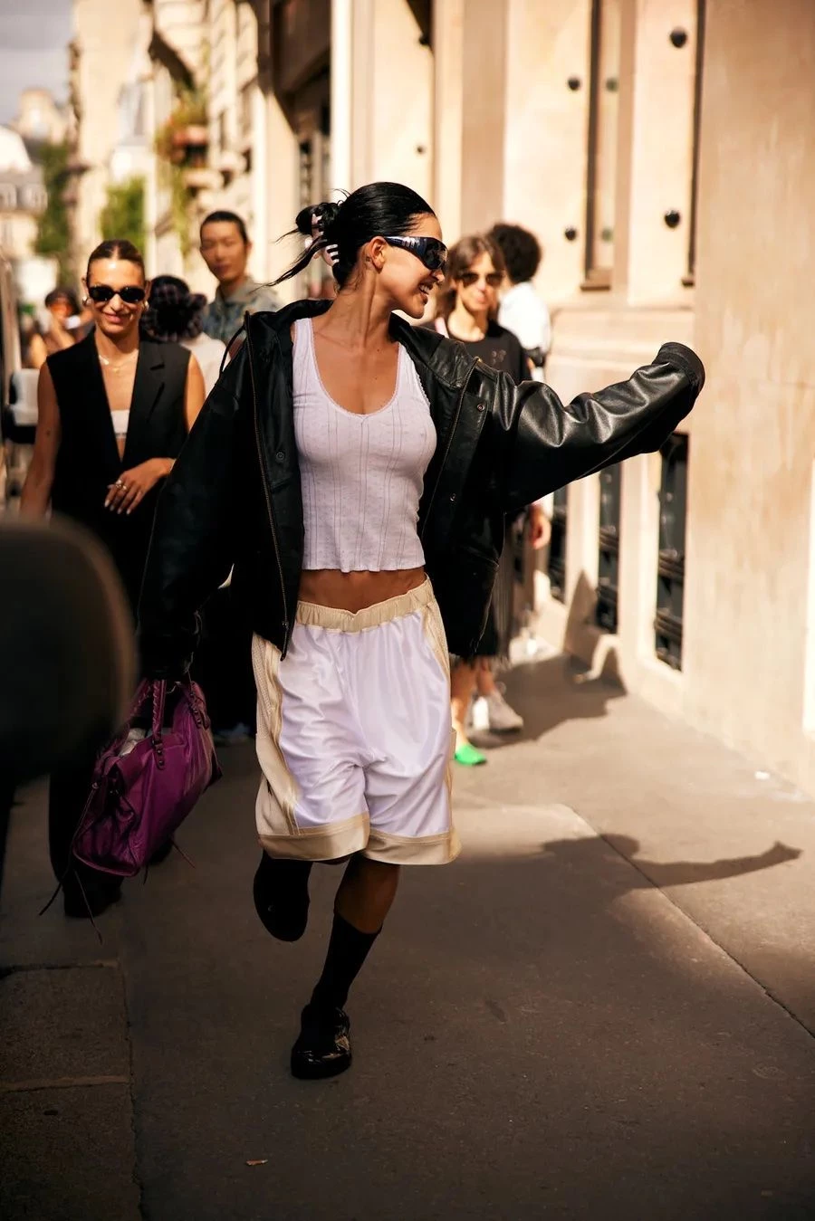 Чотири лаконічні сумочки в дусі 90-х, що мусять бути в гардеробі кожної стильної дівчини незалежно від пори року 2 Чотири лаконічні сумочки в дусі 90-х, що мусять бути в гардеробі кожної стильної дівчини незалежно від пори року
12