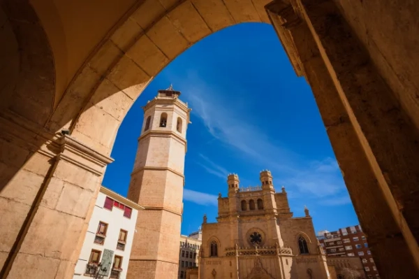 «Чарівне» іспанське місто майже без туристів — і авіаквитки вартістю 40 фунтів стерлінгів 4