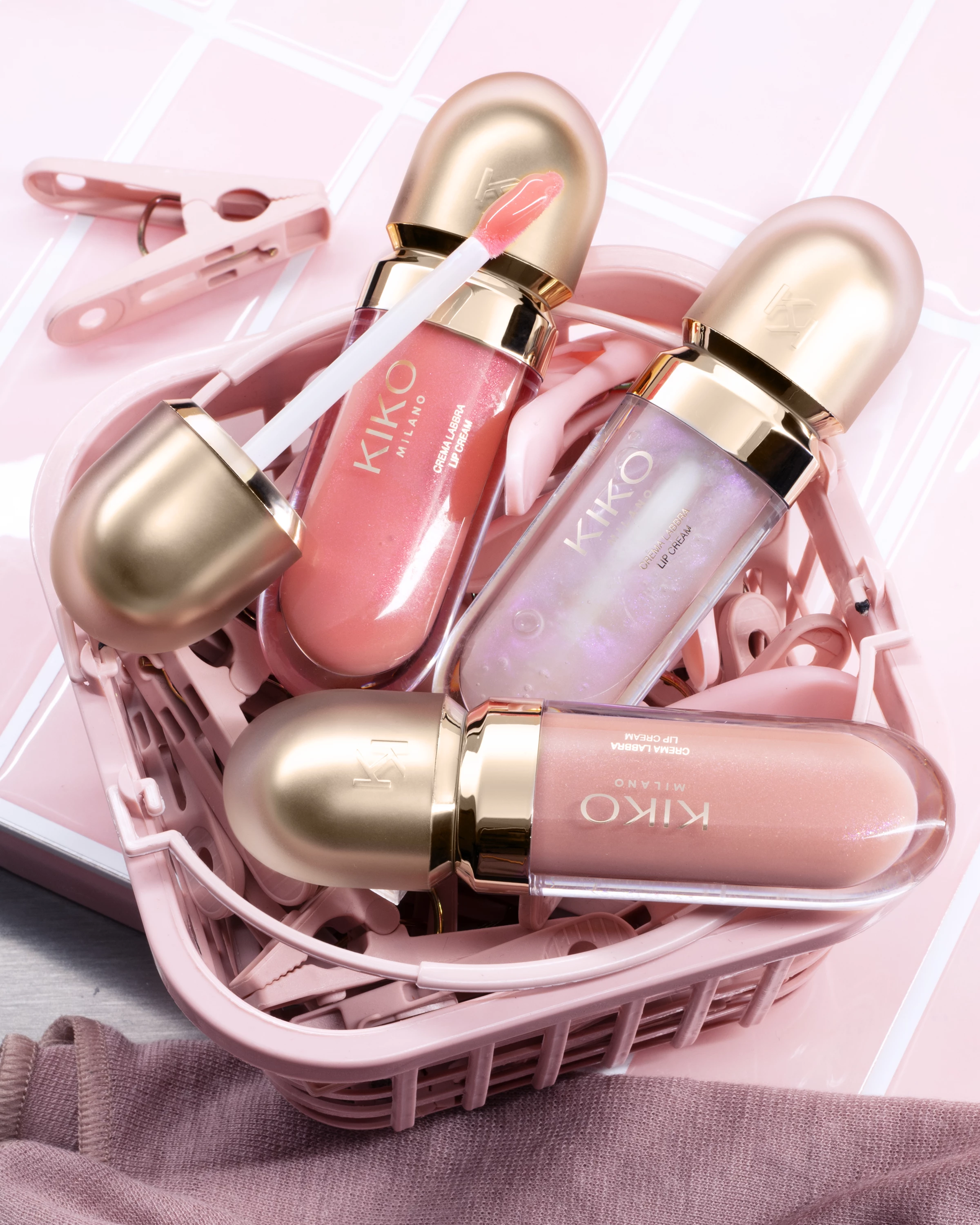 Топ 6 б'юті-знахідок квітня за версією Vogue.
6