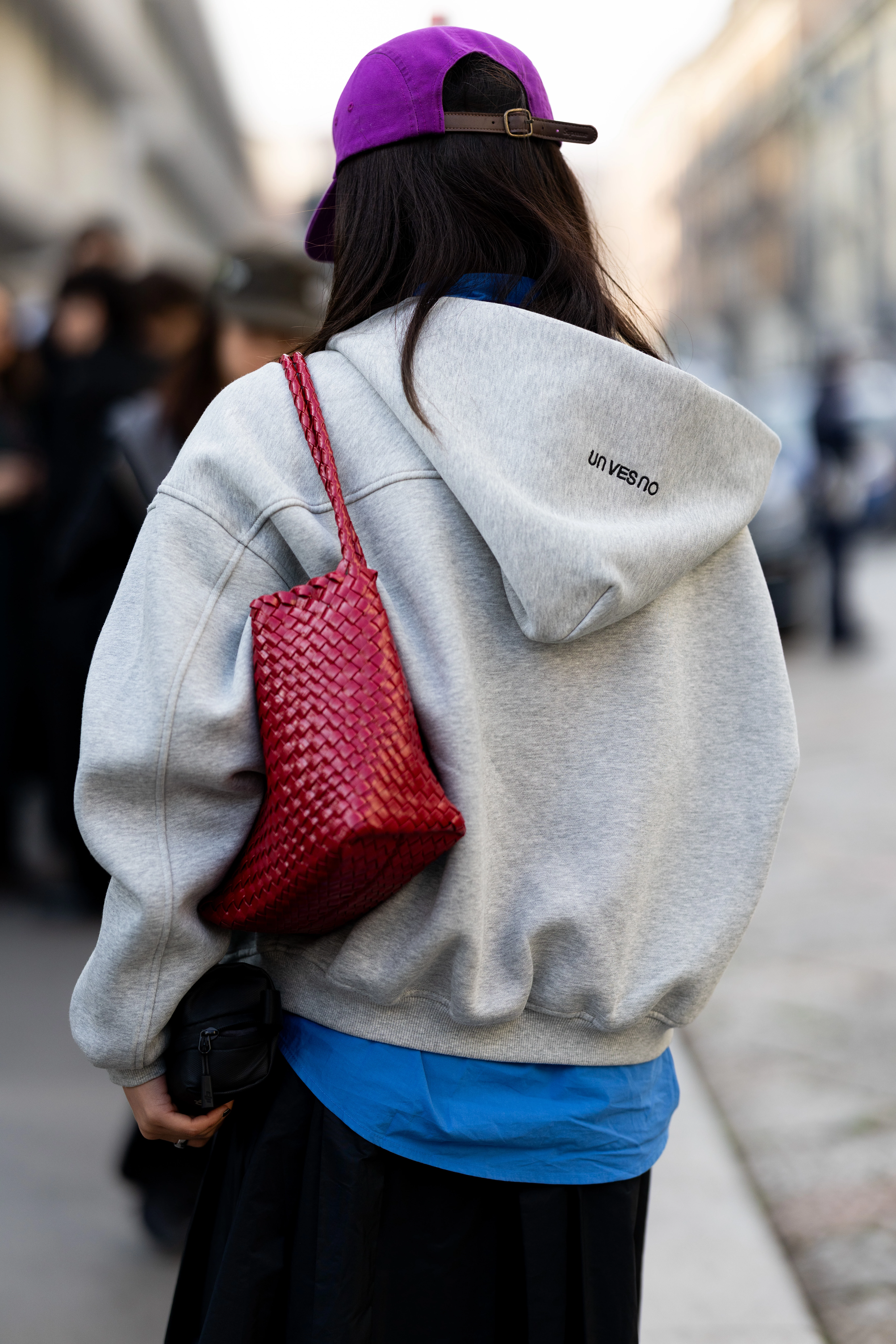 Цей звичайний предмет знову в топі весняних тенденцій.
0