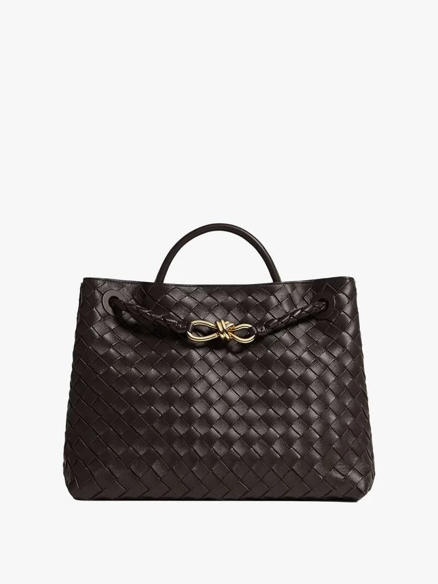 Чи варті перепродажу брендові сумки у 2026?
3