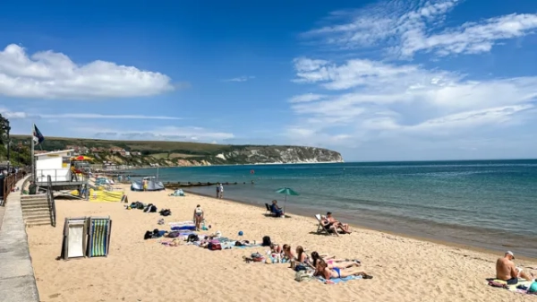 Пляж у Суоніджі, Дорсет, Англія.
