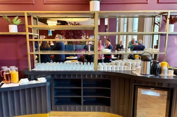 Зал очікування першого класу LNER на станції Кінгс-Крос у Лондоні