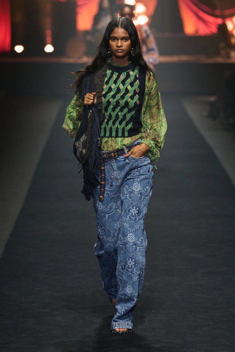 Штани в квіти: 4 стильні образи весни 2026 2