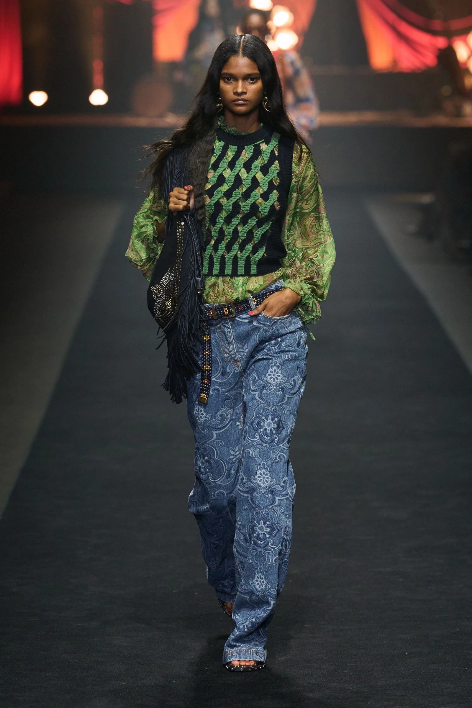 Штани в квіти: 4 стильні образи весни 2026