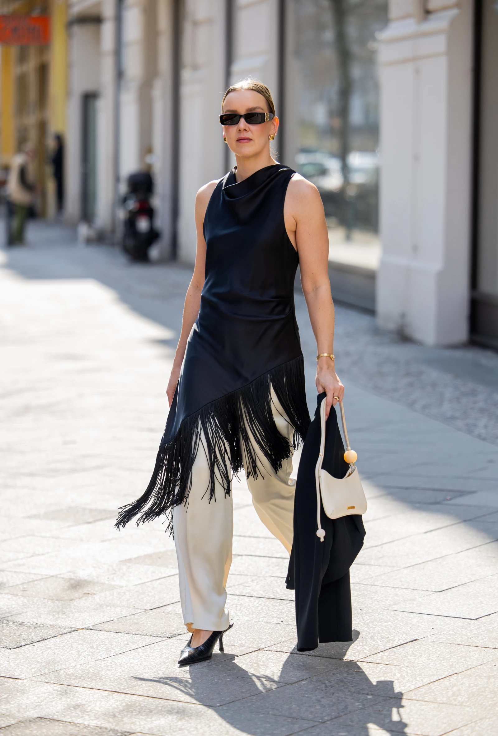 Трендовий комфорт 2026: штани на заміну звичним джинсам
3