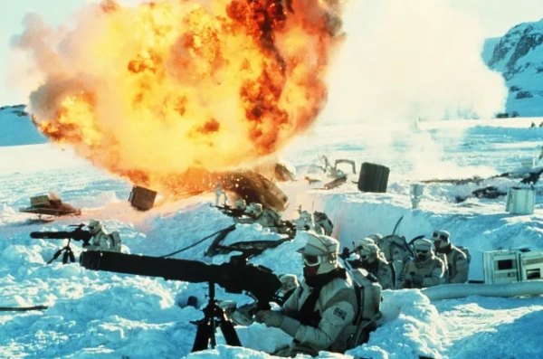 Я поїхав на «найкрасивішому поїзді Європи» туди, де знімали «Зоряні війни» 19 Батальна сцена з фільму «Зоряні війни: Імперія завдає удару у відповідь», знята у Фінсе, Норвегія