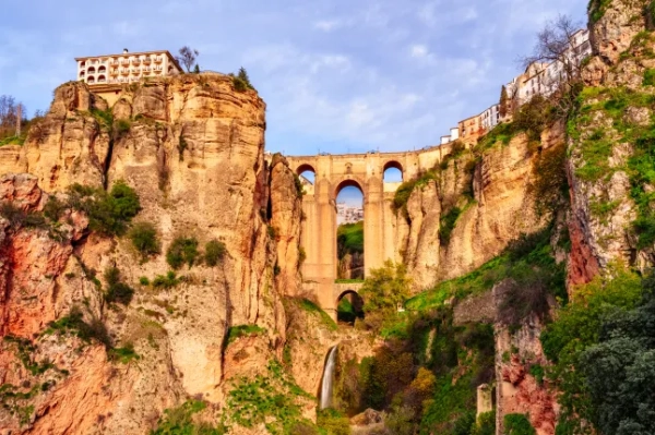 Іспанське «місто мрії», яке не піддалося масовому туризму