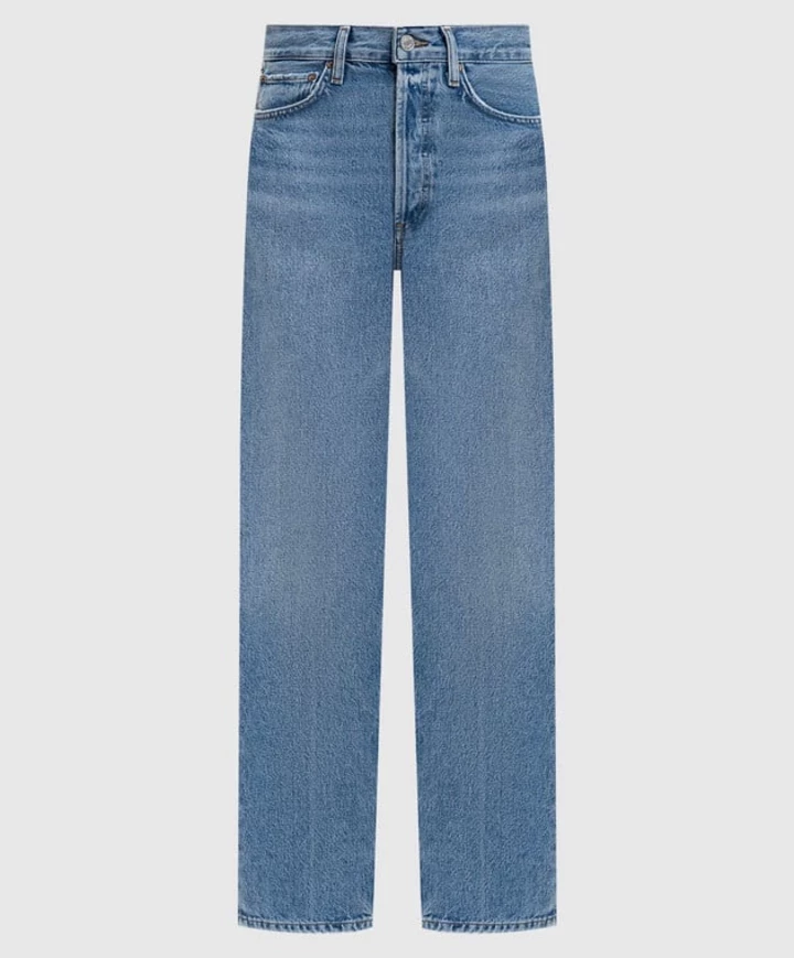 Ці джинси – must-have у всіх стильних людей.
6