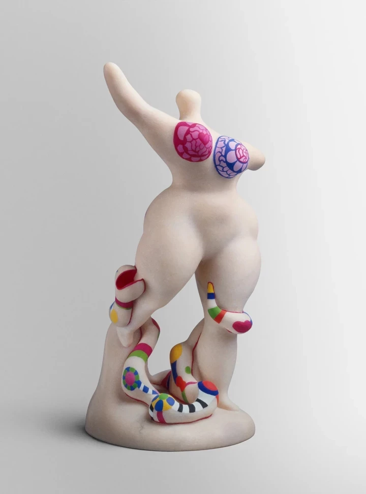 Інформація про показ Costume Art в Метрополітен-музеї.
6