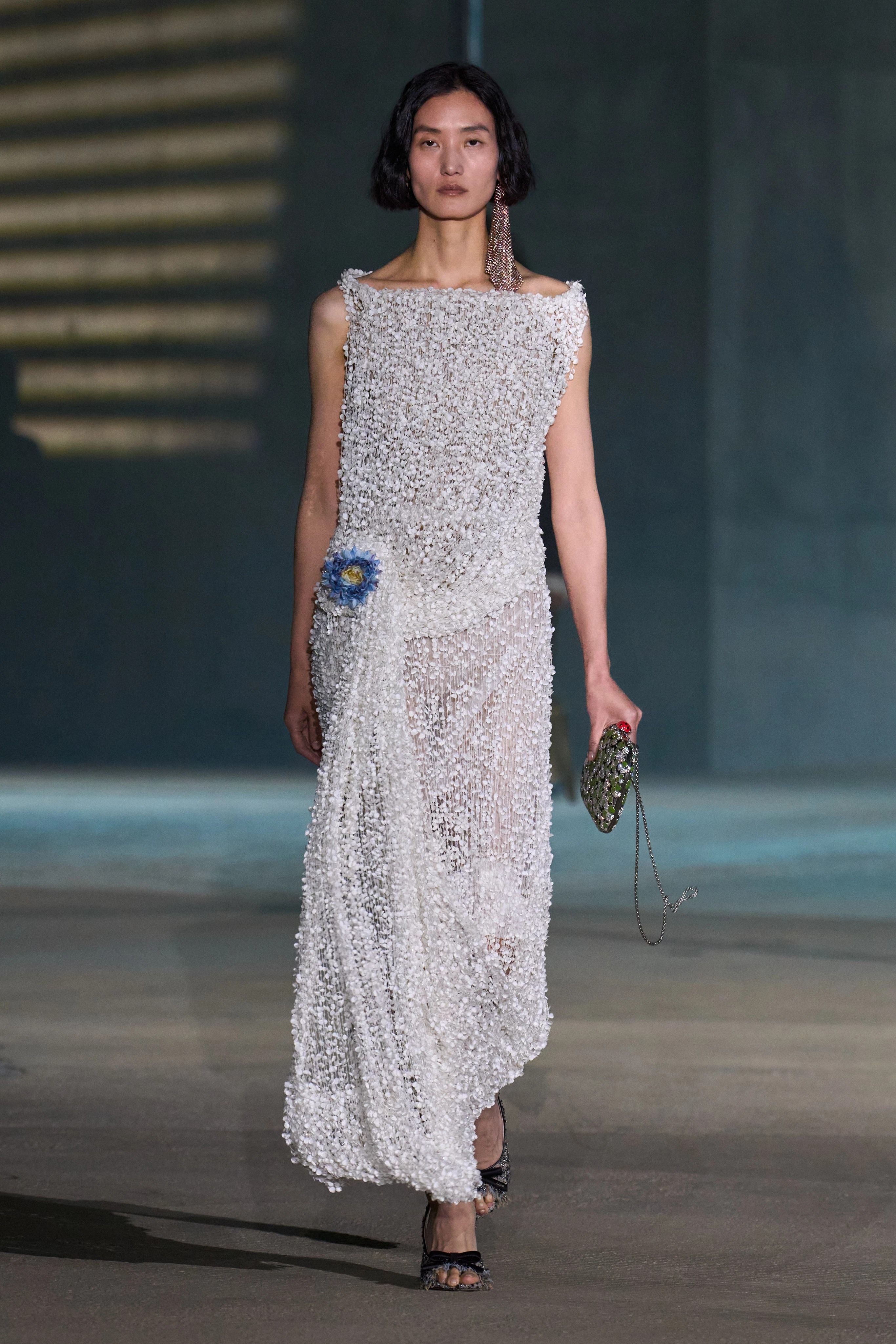 Кіношна феєрія: DIOR презентували свіжу лінію одягу в Лос-Анджелесі 26 Кіношна феєрія: DIOR презентували свіжу лінію одягу в Лос-Анджелесі
9