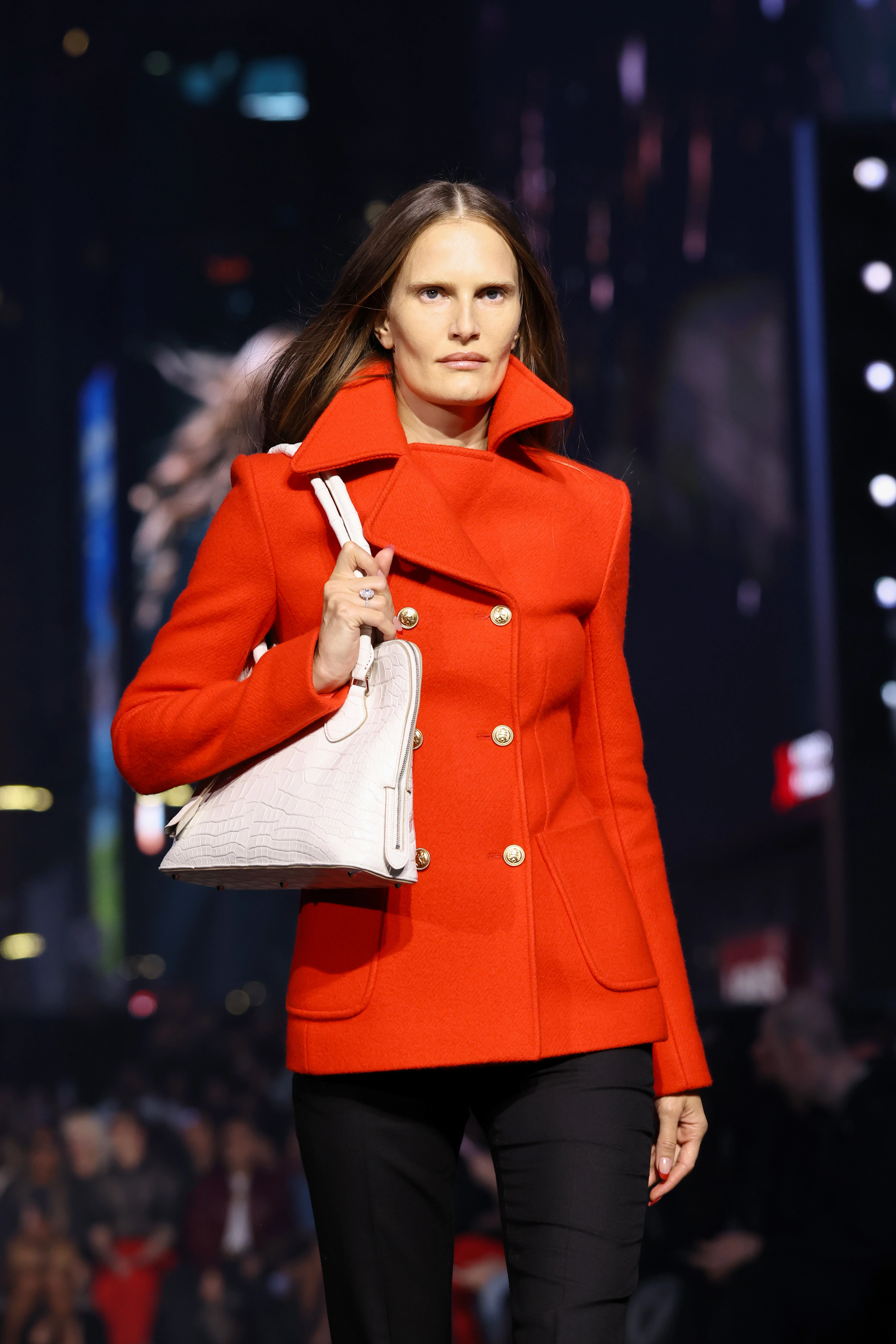 У мегаполісі: Gucci організували грандіозне дефіле на Таймс-сквер
1