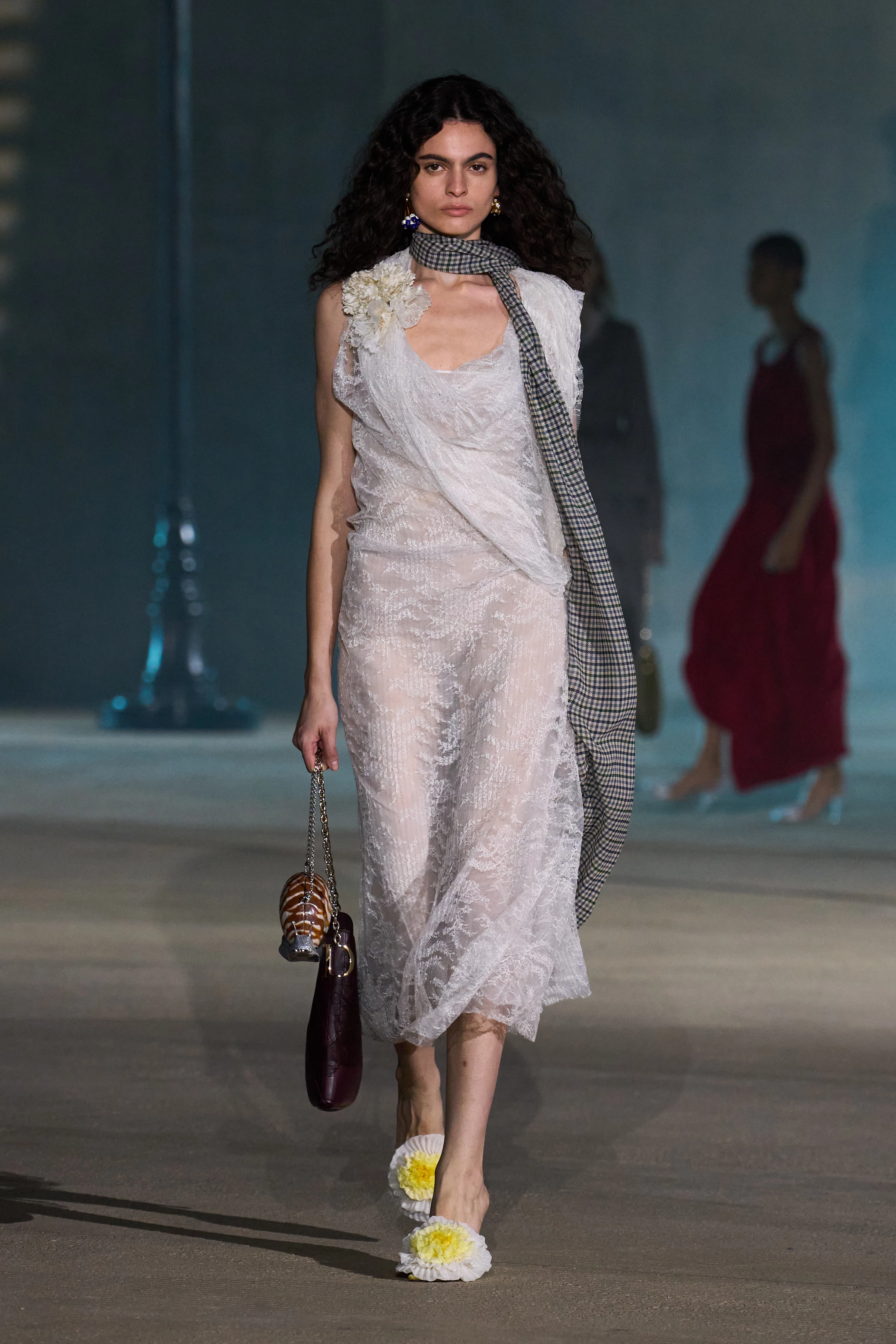 Кіношна феєрія: DIOR презентували свіжу лінію одягу в Лос-Анджелесі 30 Кіношна феєрія: DIOR презентували свіжу лінію одягу в Лос-Анджелесі
13
