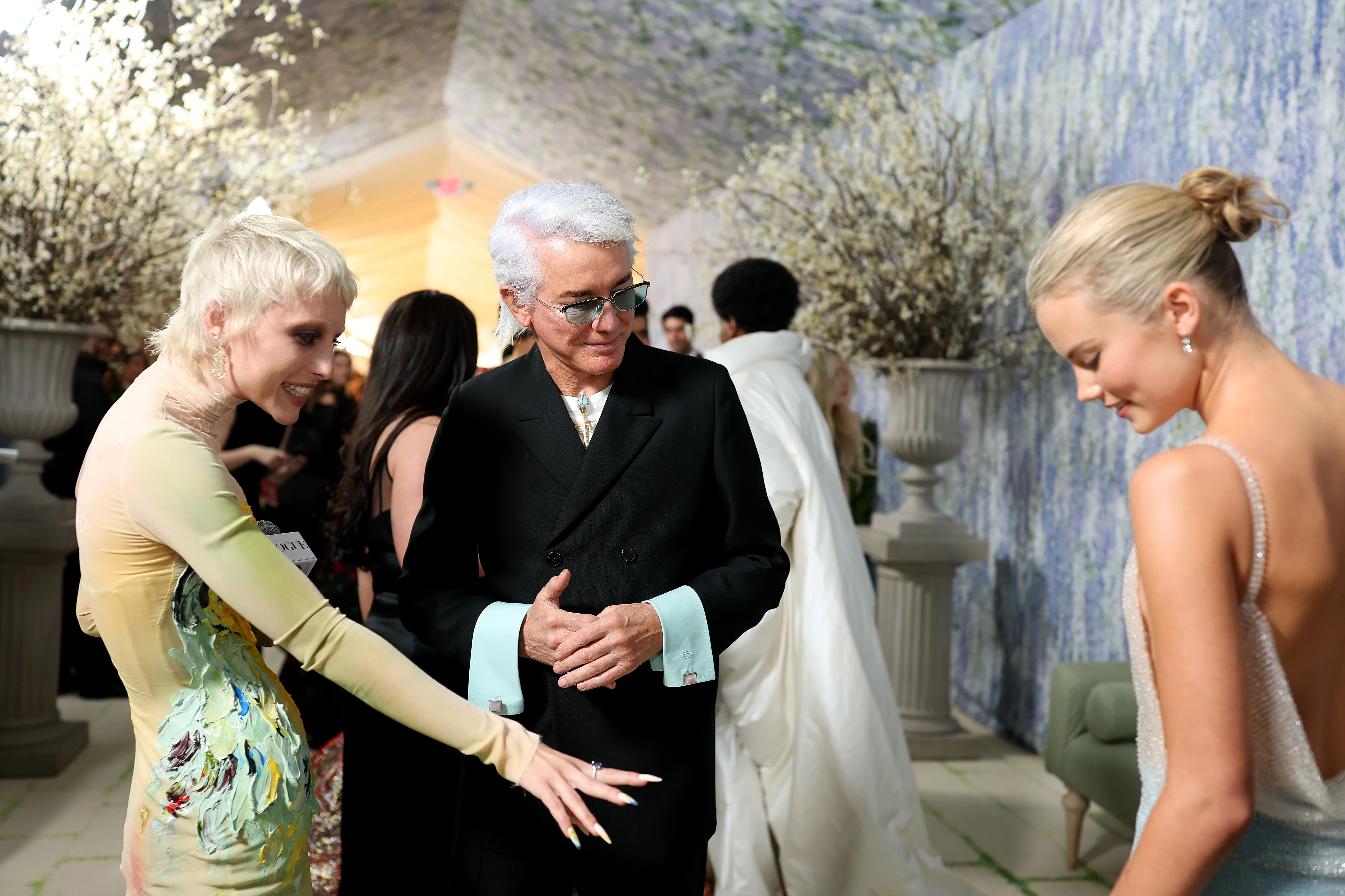 Найбільш вишукані нейл-арти з Met Gala 2026: висока мода на нігтях
6