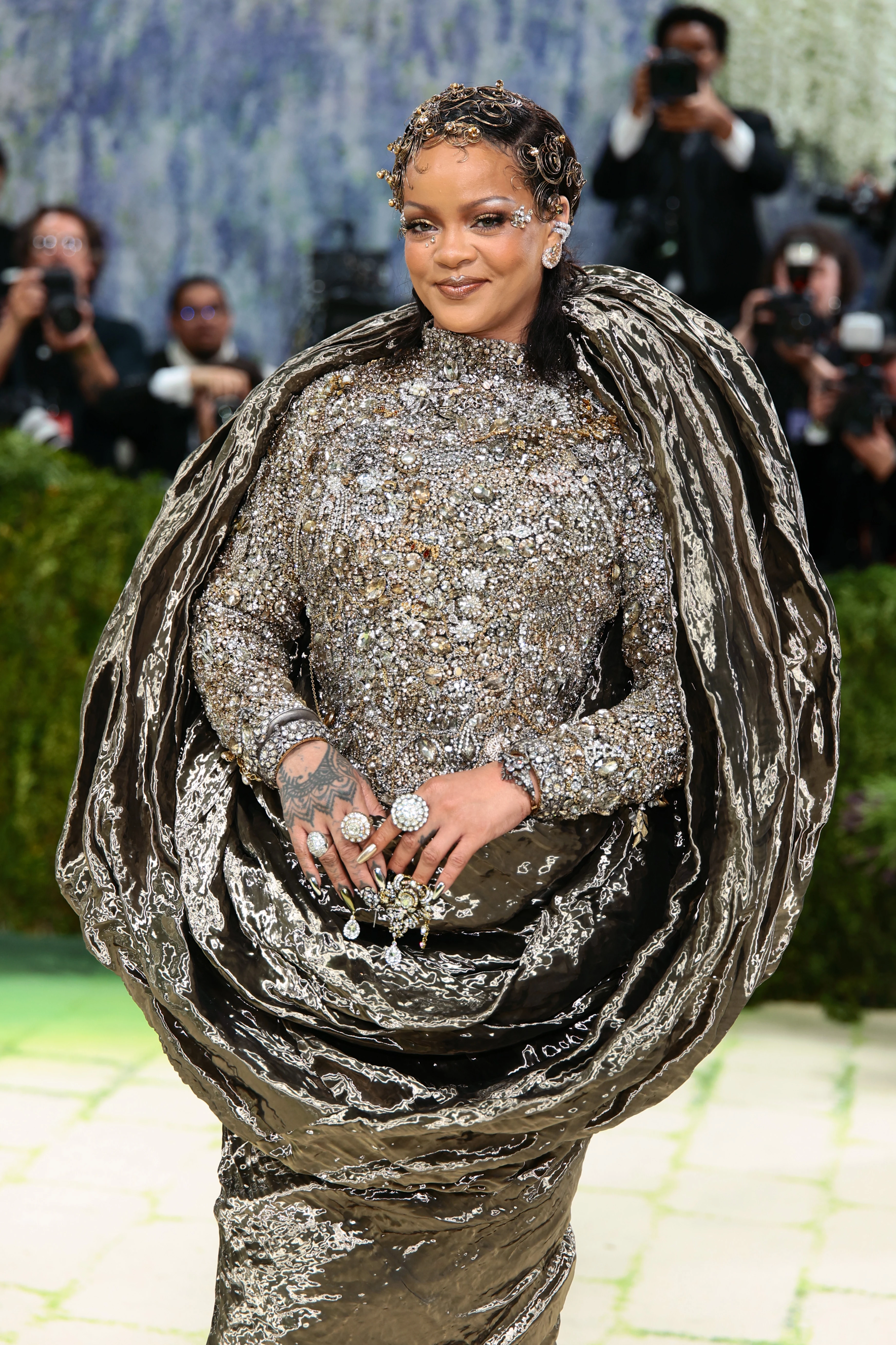 Найбільш вишукані нейл-арти з Met Gala 2026: висока мода на нігтях
3