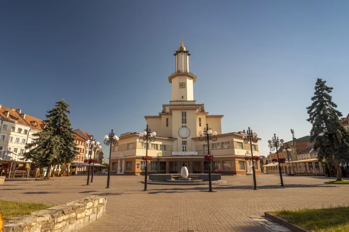 Відкрийте для себе Івано-Франківськ: свіжий погляд із місцевим провідником. 5