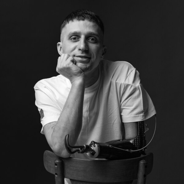 “Тіло пам’ятає”: 27 червня у Києві презентують унікальну фотовиставку за участю українських захисників