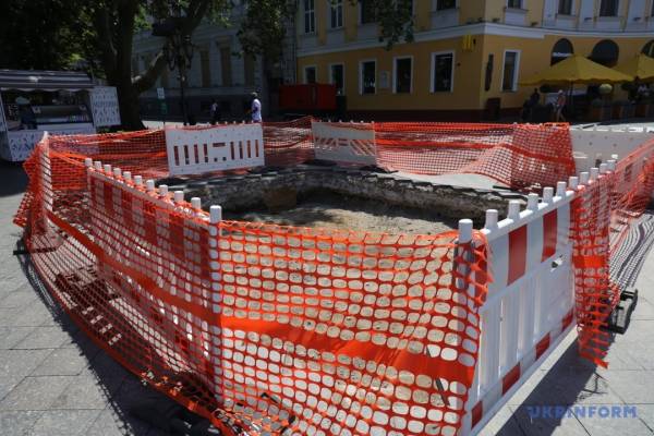 В Одесі на Приморському бульварі поновили археологічні розкопки - шукають замок Хаджибей 4