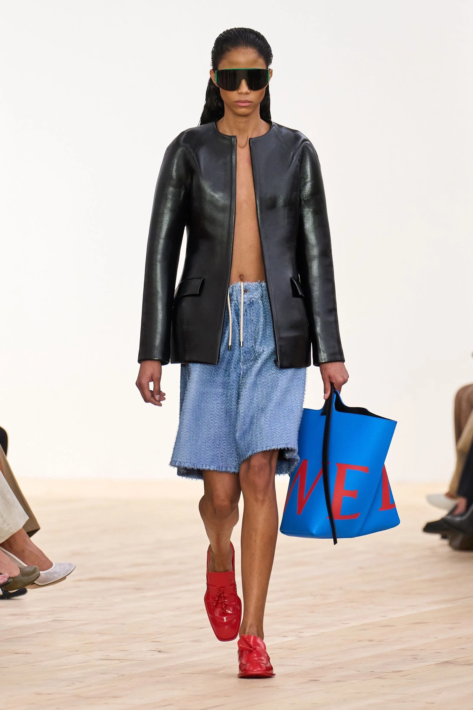 Loewe весна-літо 2026. GoRunway 2