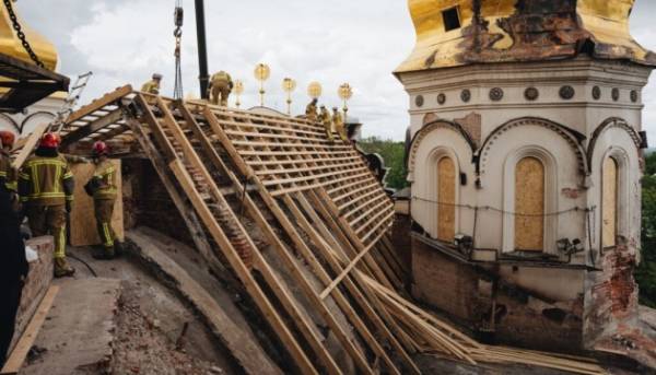 На території Києво-Печерської лаври пошкоджені 19 об’єктів культурної спадщини 9 На території Києво-Печерської лаври пошкоджені 19 об’єктів культурної спадщини 9