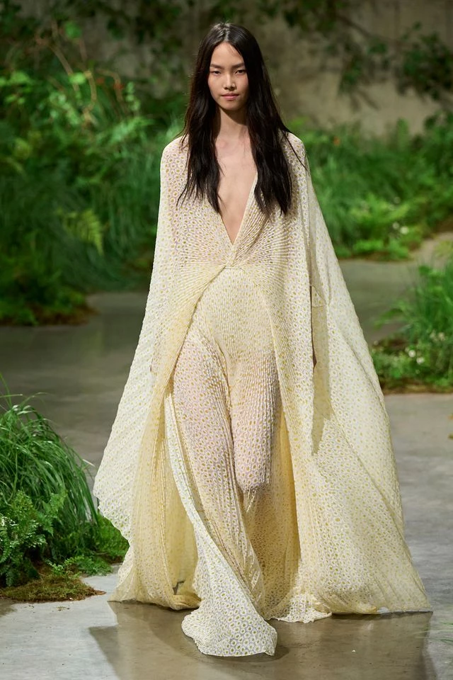 GoRunway.com 8