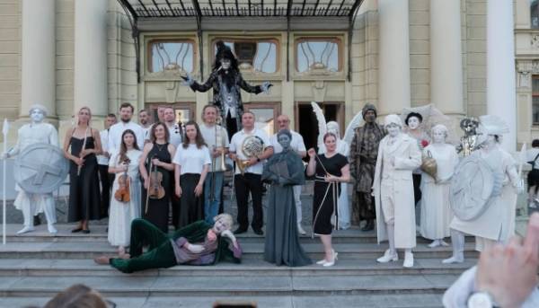 У Чернівцях вперше провели фестиваль вуличного театру TRALKA FEST 13