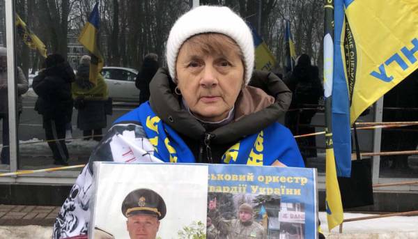 Повернувся з полону диригент військового оркестру 12-ї маріупольської бригади Нацгвардії Іван Лужний 12