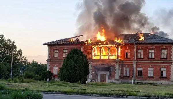 Росіяни зруйнували старовинну садибу Миклашевських на Запоріжжі 9 Росіяни зруйнували старовинну садибу Миклашевських на Запоріжжі 9