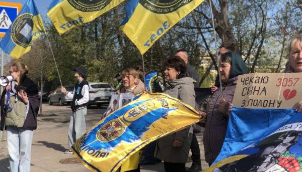 Повернувся з полону диригент військового оркестру 12-ї маріупольської бригади Нацгвардії Іван Лужний 14