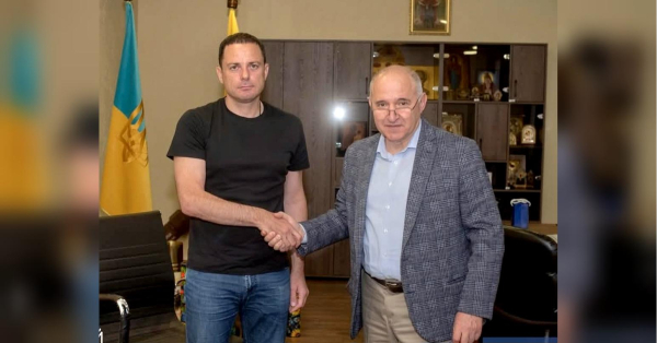 Просування передових медичних практик у місті: мер Білоусов поділився подробицями візиту кардіолога Тодурова до Кам'янського 17 Просування передових медичних практик у місті: мер Білоусов поділився подробицями візиту кардіолога Тодурова до Кам'янського 9