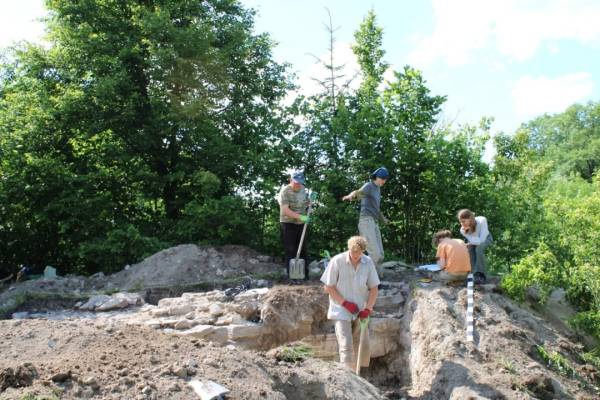 На Хмельниччині виявили фундамент дзвіниці скельного монастиря 10