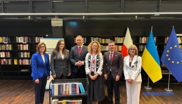 У Гданську відкрили «Українську книжкову поличку» 4