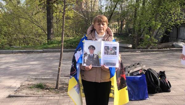 Повернувся з полону диригент військового оркестру 12-ї маріупольської бригади Нацгвардії Іван Лужний 13