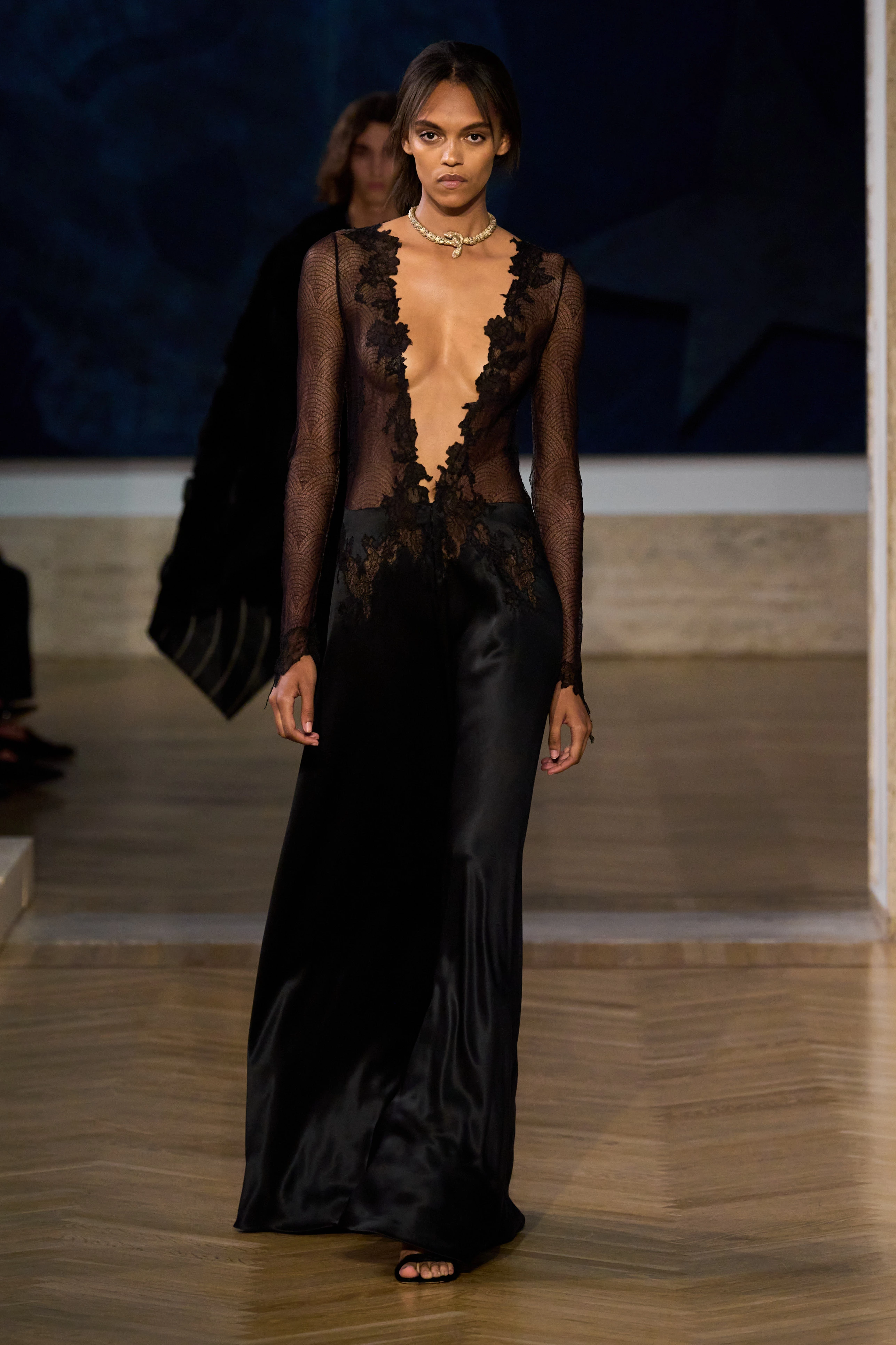Реальне майстерність: осінньо-зимова колекція Fendi Couture 2026/2027 26 Реальне майстерність: осінньо-зимова колекція Fendi Couture 2026/202723