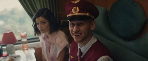 Вийшов новий трейлер та постер комедії «Потяг “Червона рута"» 7