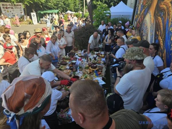 Як приготувати «язикатий» борщ, «бахмутський» та із червоним вином 47