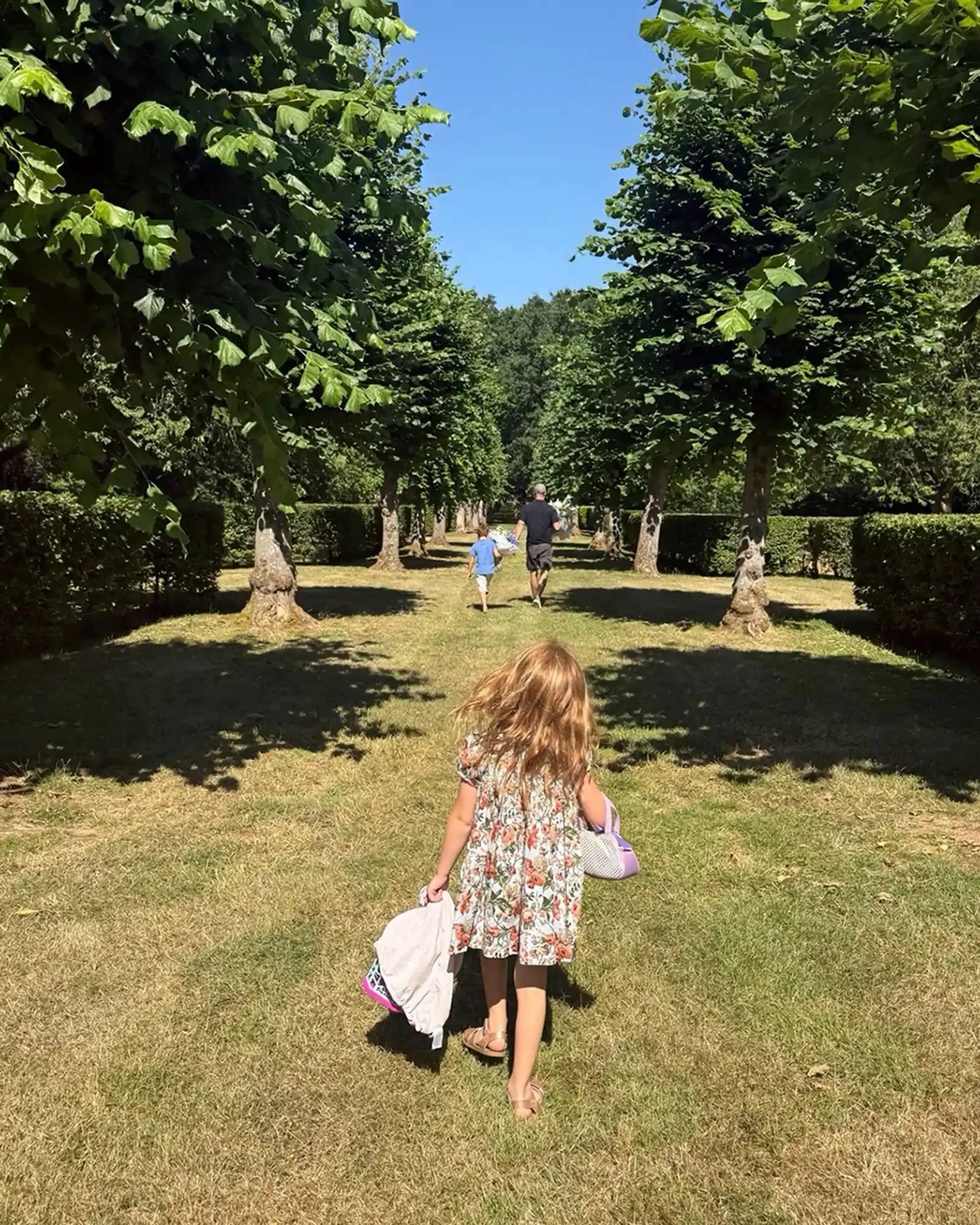 Princess Lilibet, Prince Archie, and Prince Harry at Althorp. Photo: @meghan1