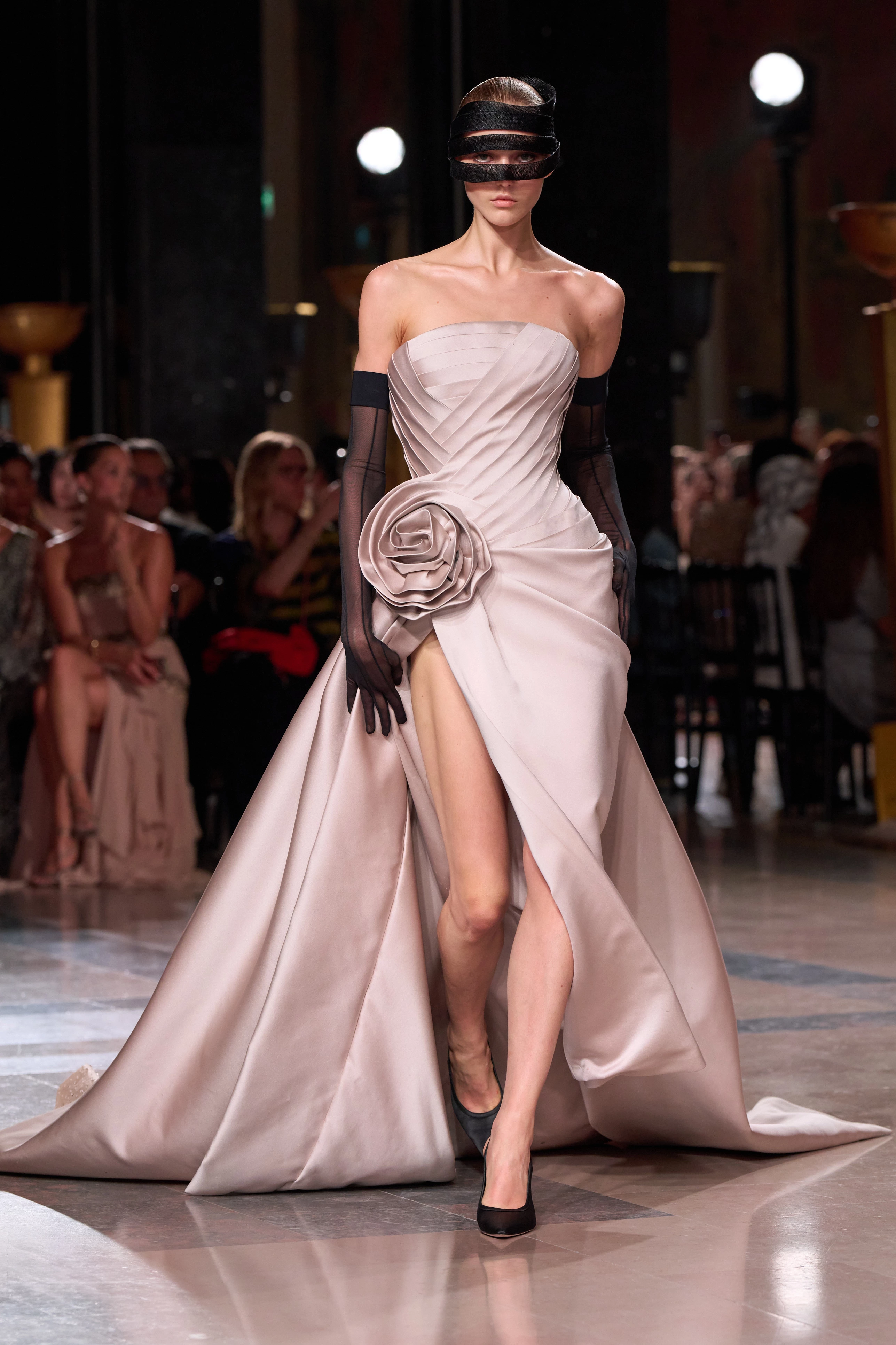 Елі Сааб Couture: осінньо-зимова колекція 2026/272