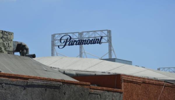 Суд у США тимчасово заблокував злиття Paramount та Warner Bros.