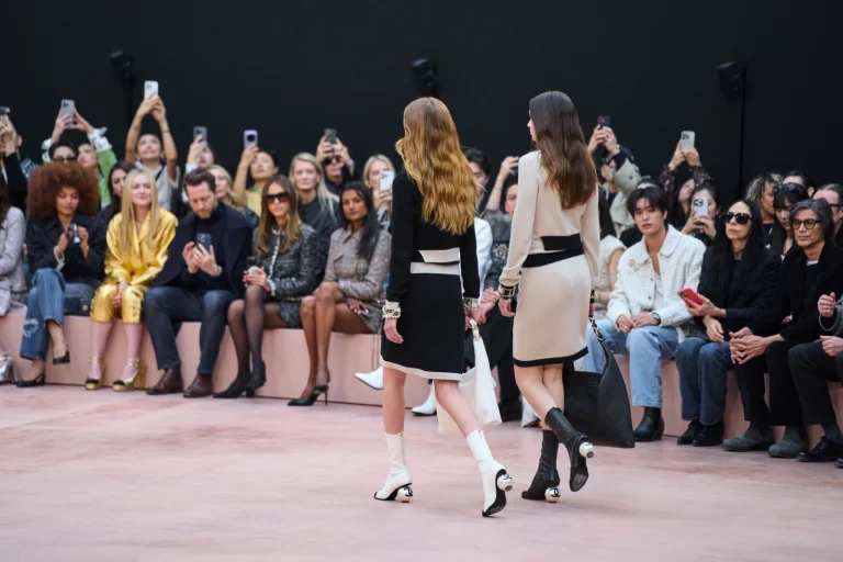 Після Chanel усі говорять про ці чоботи: підбір-куля – головний тренд осені 2026 року. 4